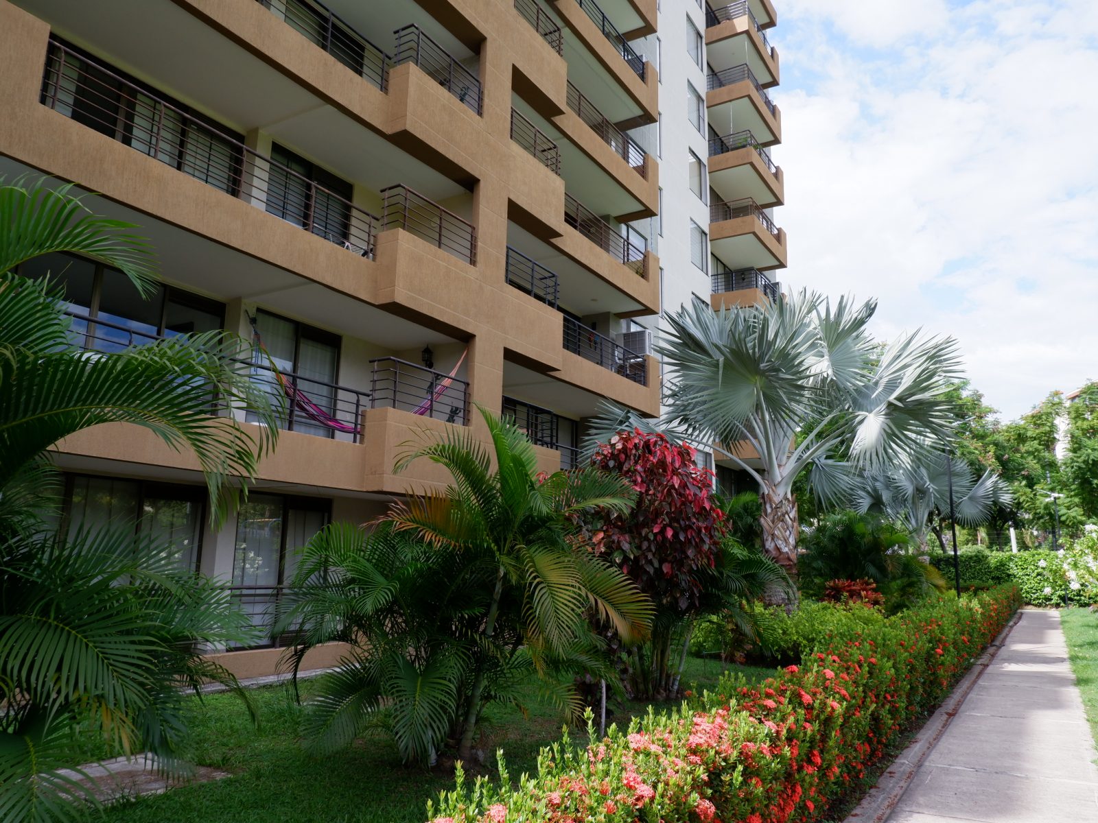 RICAURTE CR EL BALSOVENTA APTO PISO 9, 94 M2, #400.000.000 en RICAURTE