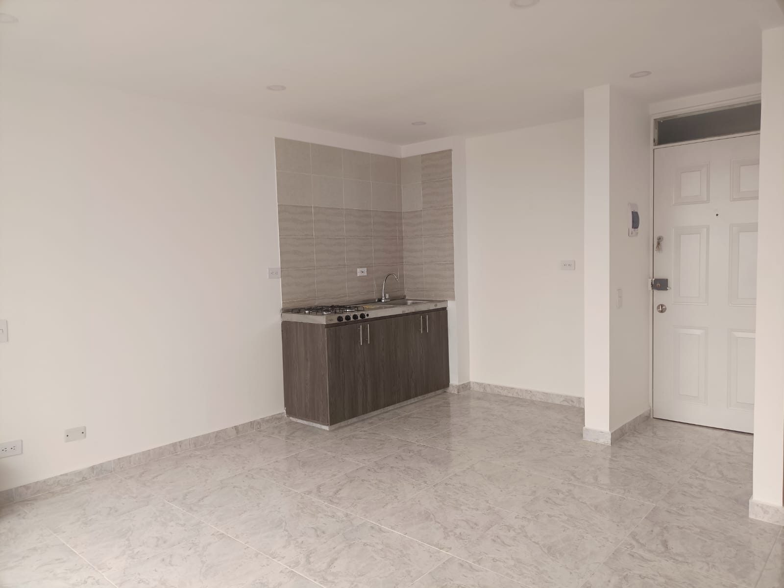 FONTIBON PUENTE GRANDE VENTA APTO PISO 18 46.75 M2 190.000.000 en FONTIBON PUENTE GRANDE, BOGOTA