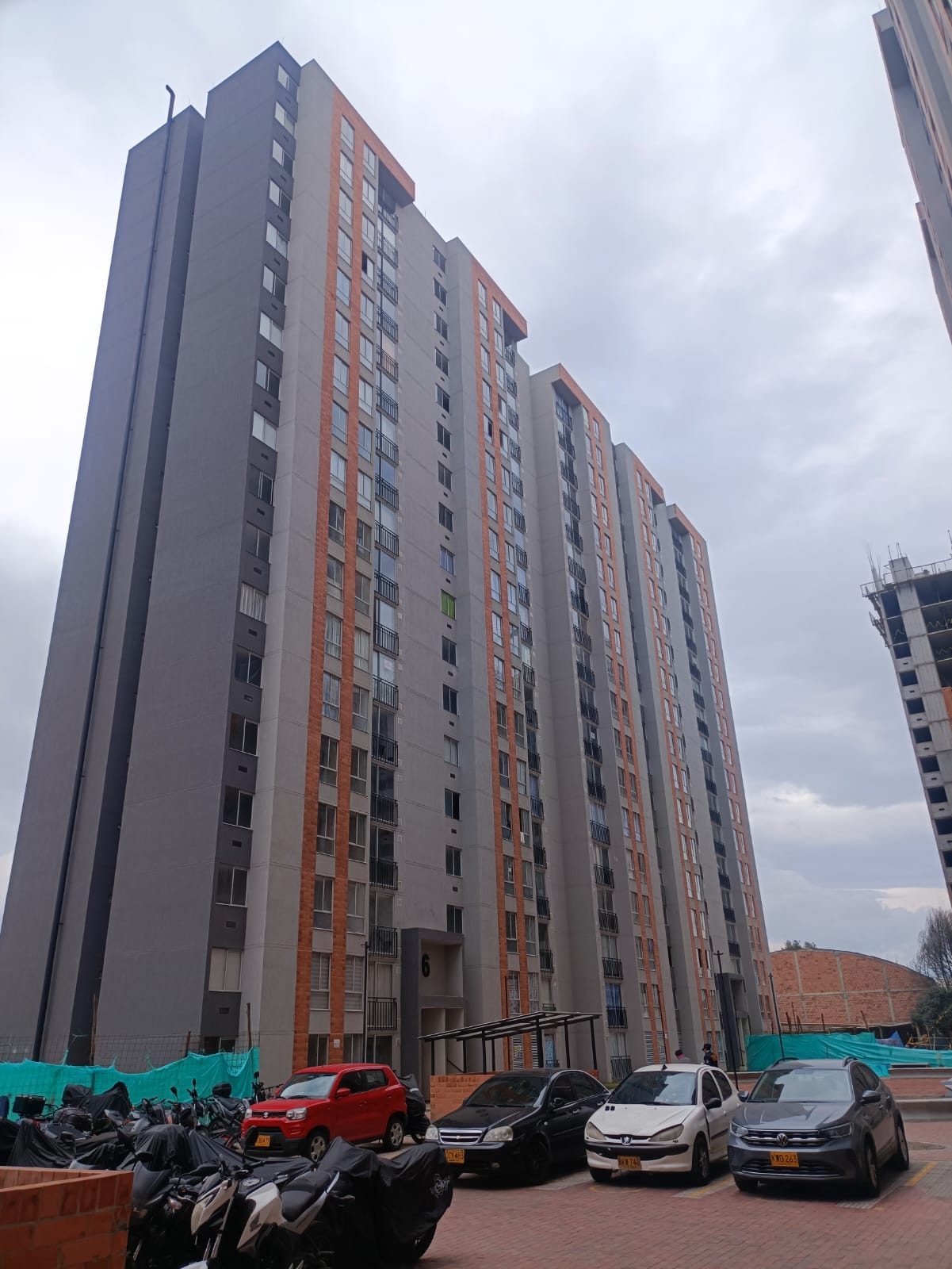 FONTIBON PUENTE GRANDE VENTA APTO PISO 18 46.75 M2 190.000.000 en FONTIBON PUENTE GRANDE, BOGOTA