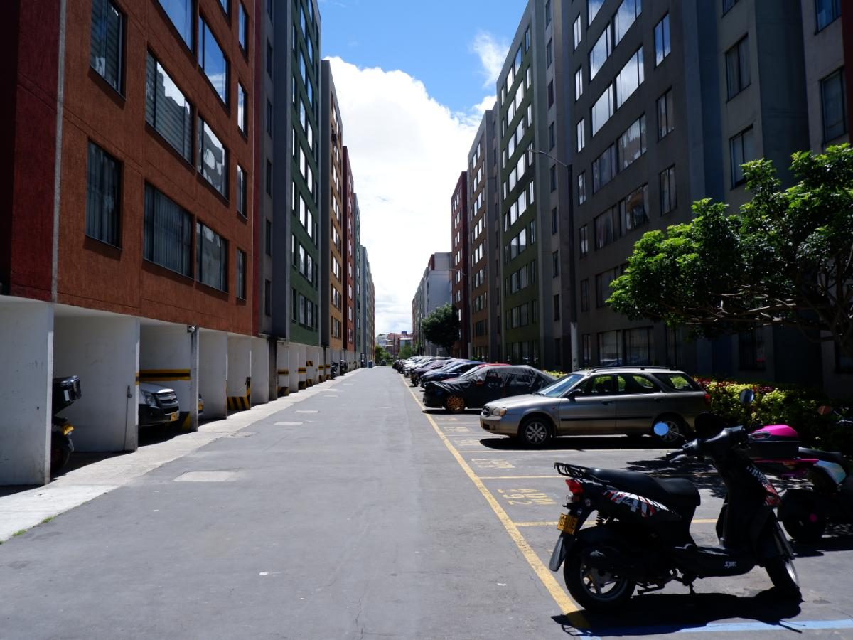 PRIMAVERA OCCIDENTAL VENTA APTO 48.09 M22, PISO TERCERO, CON ASCENSOR, REMODELADO $259.000.000 en PRIMAVERA OCCIDENTAL, Bogotá