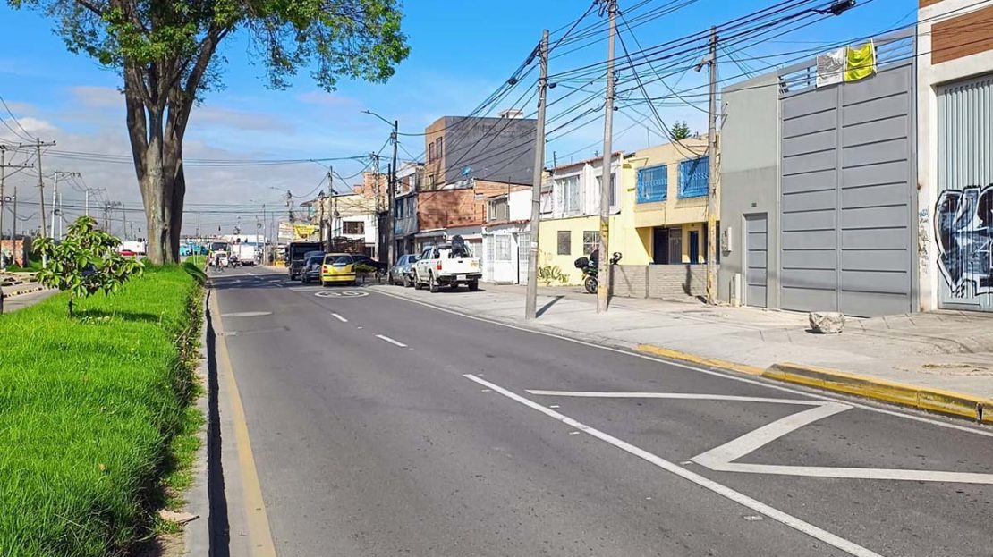 Casa comercial y/o residencial en Alamos Dorado venta, Barrio Los Angeles. en Alamos - Los Angeles, Bogota